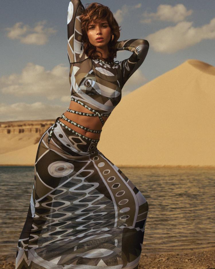 pucci-l-alba-ss26-kampanja-pustinja-mediteranski-glamur-pucci-printovi-modna-kampanja-4