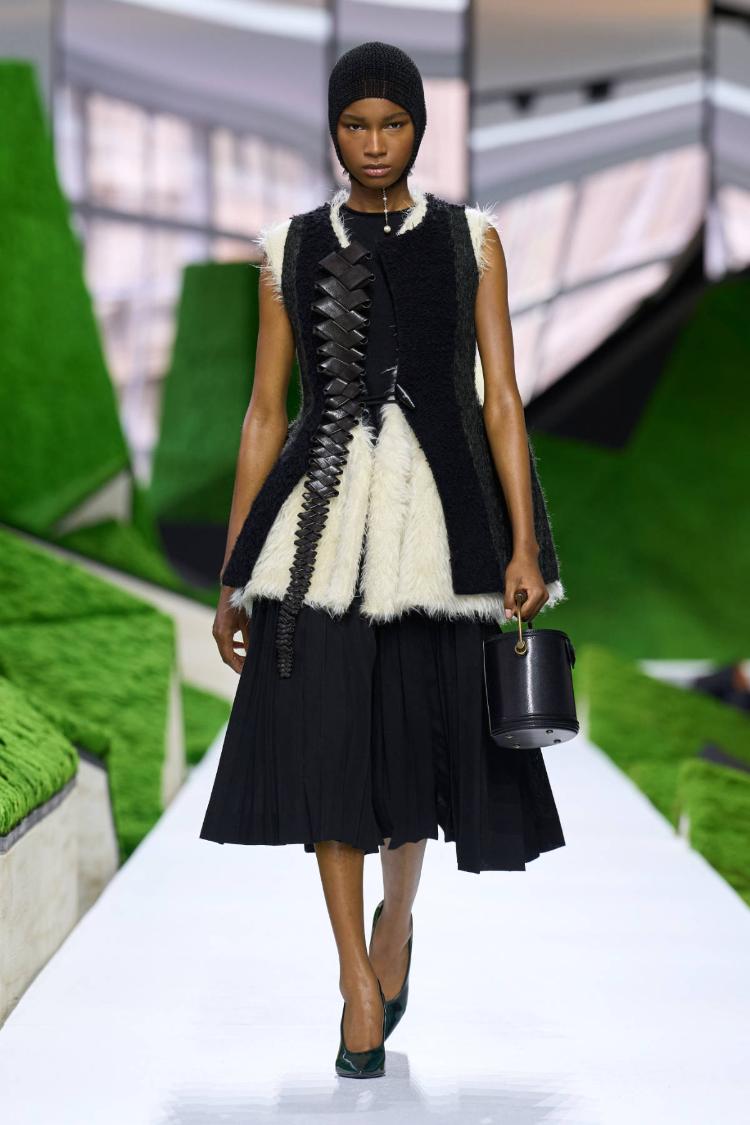 louis-vuitton-super-nature-fw26-revija-louvre-nicolas-ghesquiere-couture-kolekcija-2026-modna-revija-9
