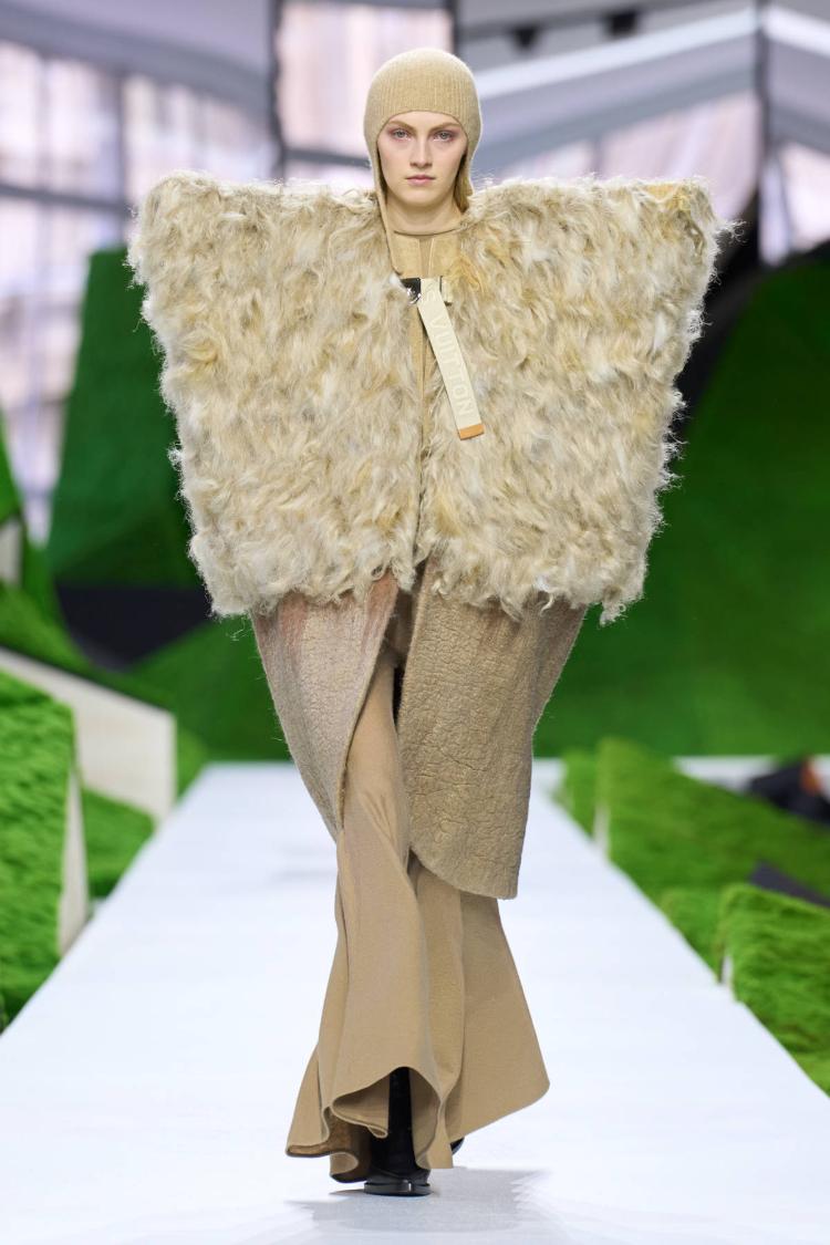 louis-vuitton-super-nature-fw26-revija-louvre-nicolas-ghesquiere-couture-kolekcija-2026-modna-revija-16