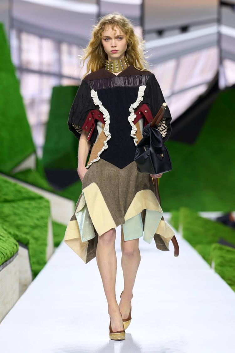 louis-vuitton-super-nature-fw26-revija-louvre-nicolas-ghesquiere-couture-kolekcija-2026-modna-revija-18