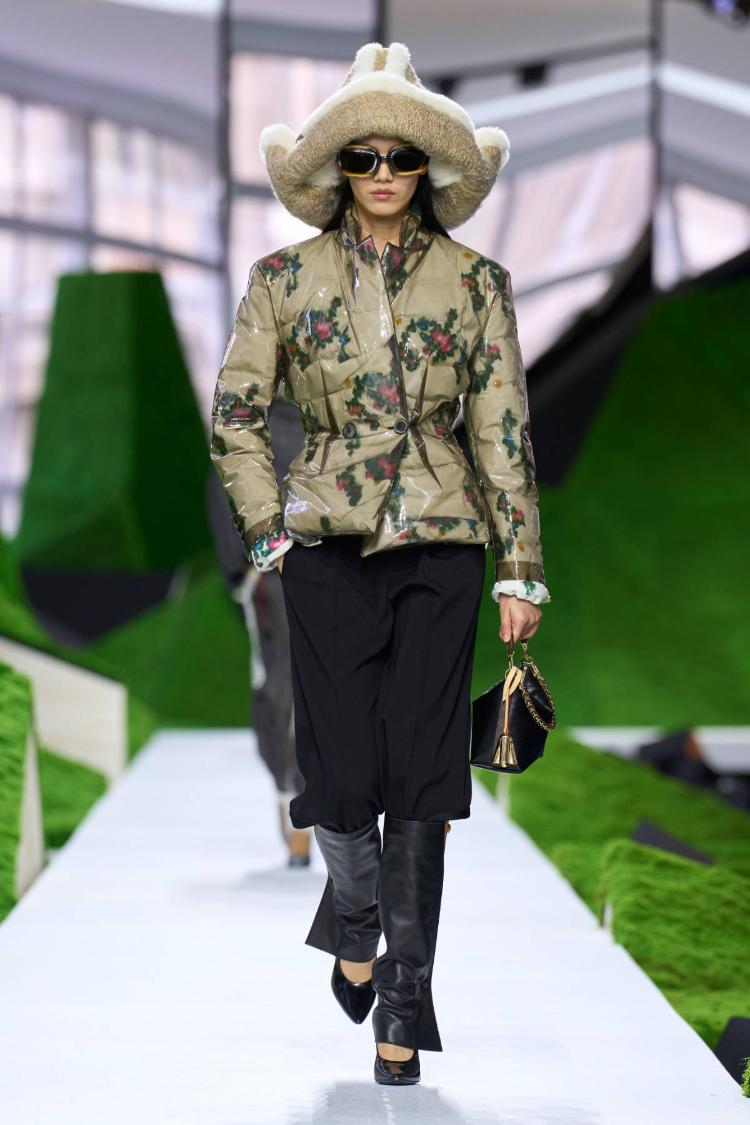 louis-vuitton-super-nature-fw26-revija-louvre-nicolas-ghesquiere-couture-kolekcija-2026-modna-revija-23
