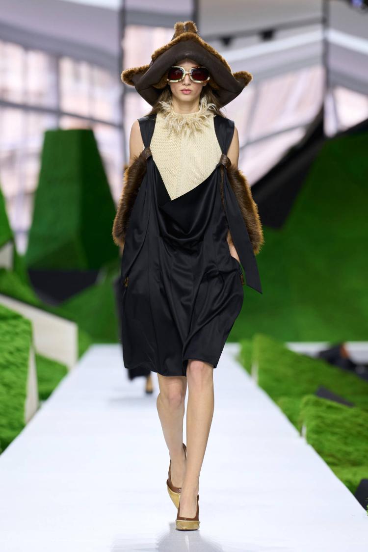 louis-vuitton-super-nature-fw26-revija-louvre-nicolas-ghesquiere-couture-kolekcija-2026-modna-revija-37