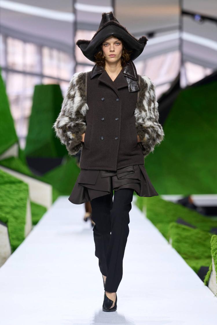 louis-vuitton-super-nature-fw26-revija-louvre-nicolas-ghesquiere-couture-kolekcija-2026-modna-revija-42
