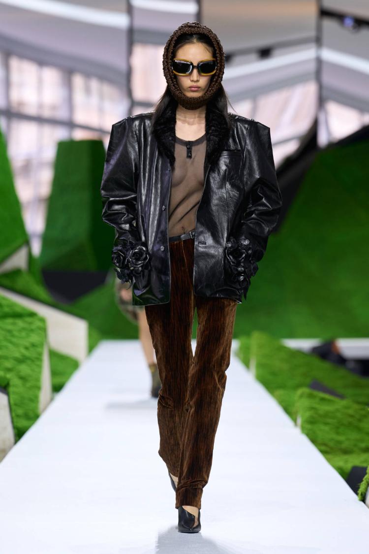 louis-vuitton-super-nature-fw26-revija-louvre-nicolas-ghesquiere-couture-kolekcija-2026-modna-revija-43