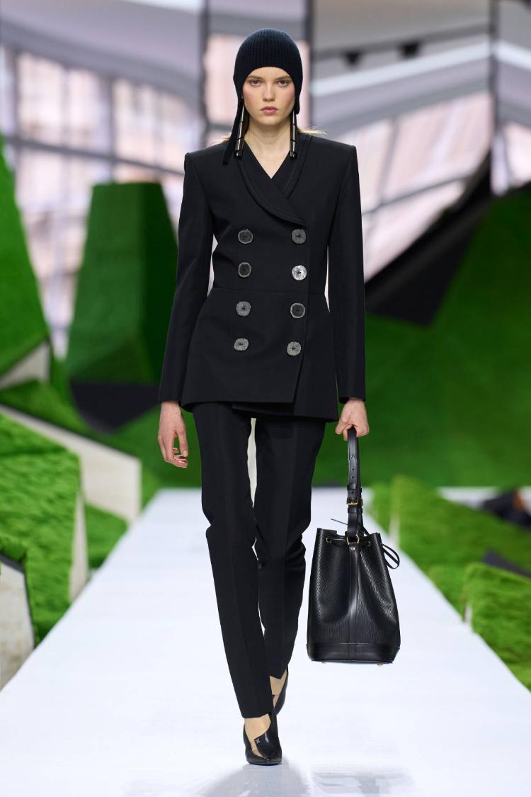 louis-vuitton-super-nature-fw26-revija-louvre-nicolas-ghesquiere-couture-kolekcija-2026-modna-revija-52