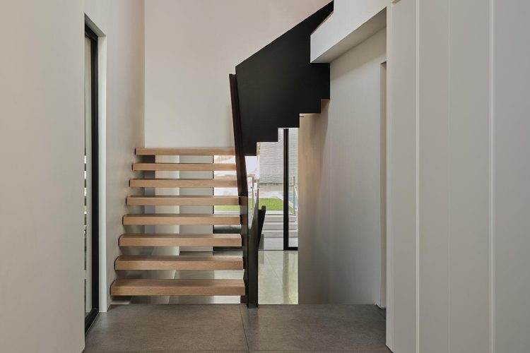 house-117-toronto-izen-architecture-luksuzna-moderna-kuca-dizajn-enterijera-kanada-arhitektura-2