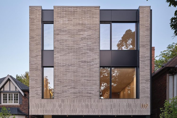 house-117-toronto-izen-architecture-luksuzna-moderna-kuca-dizajn-enterijera-kanada-arhitektura-1