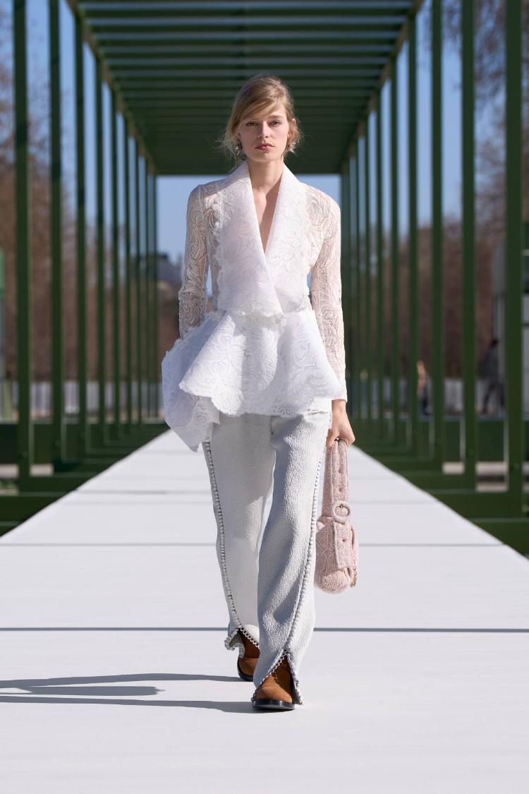 dior-fw-2026-2027-revija-jardin-des-tuileries-paris-fashion-week-avangardna-moda-dior-13