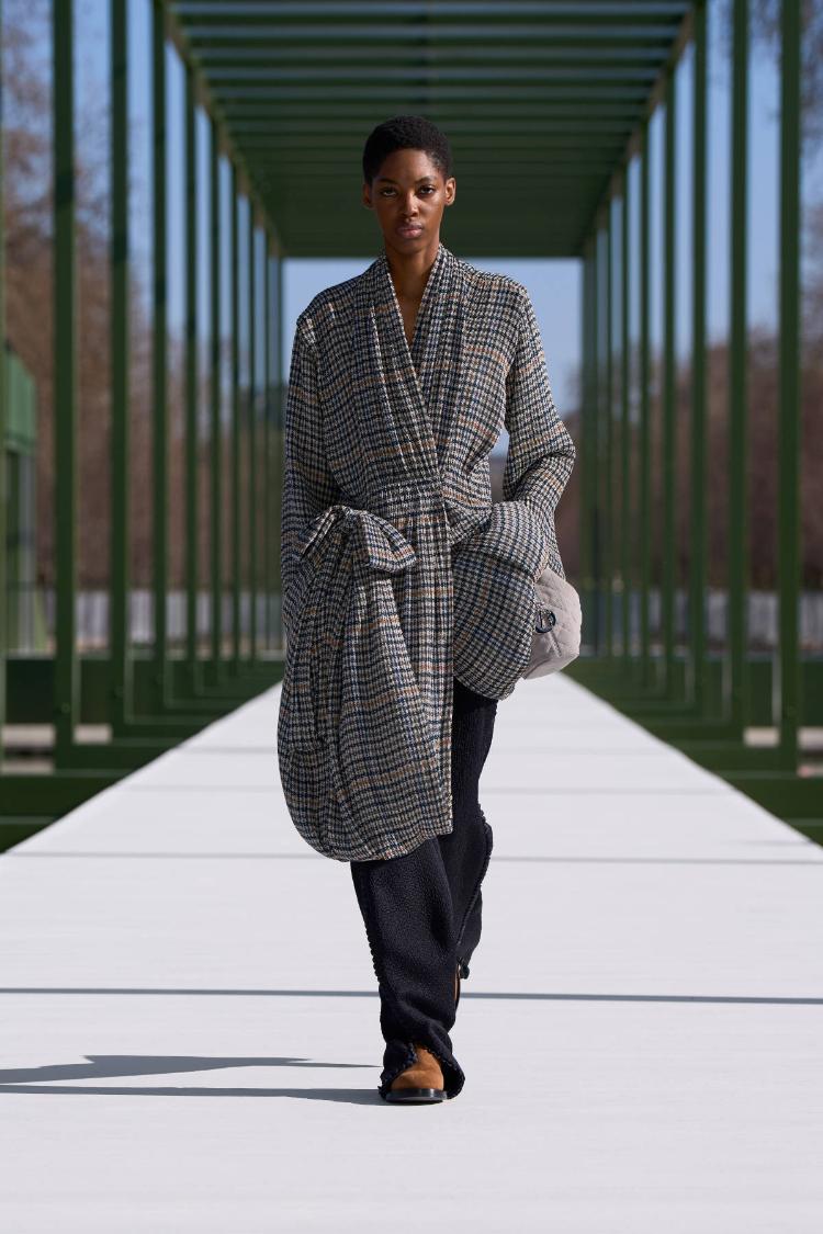 dior-fw-2026-2027-revija-jardin-des-tuileries-paris-fashion-week-avangardna-moda-dior-16