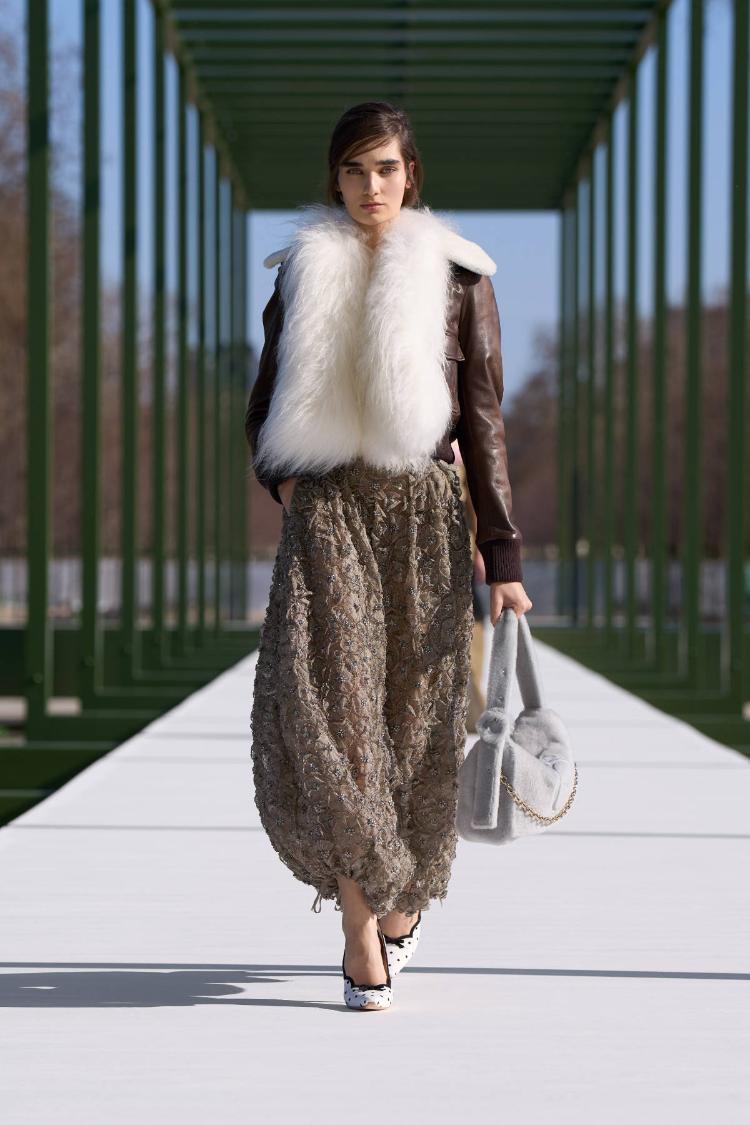 dior-fw-2026-2027-revija-jardin-des-tuileries-paris-fashion-week-avangardna-moda-dior-22
