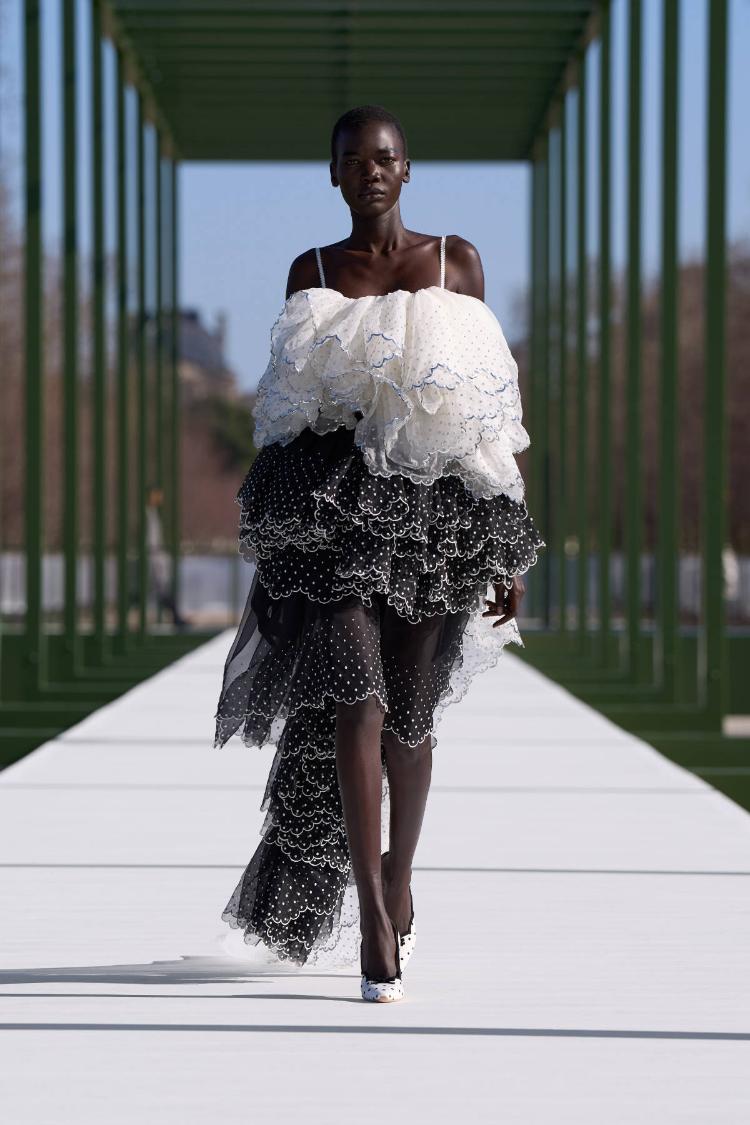 dior-fw-2026-2027-revija-jardin-des-tuileries-paris-fashion-week-avangardna-moda-dior-24