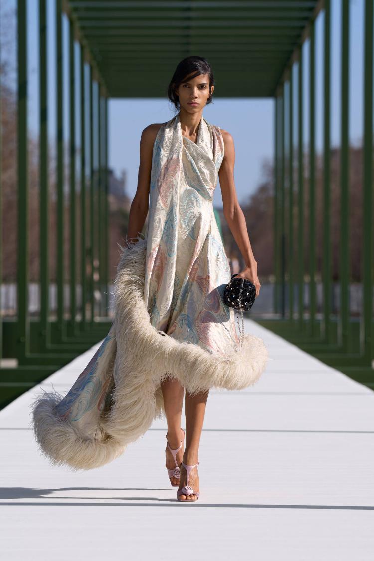 dior-fw-2026-2027-revija-jardin-des-tuileries-paris-fashion-week-avangardna-moda-dior-26
