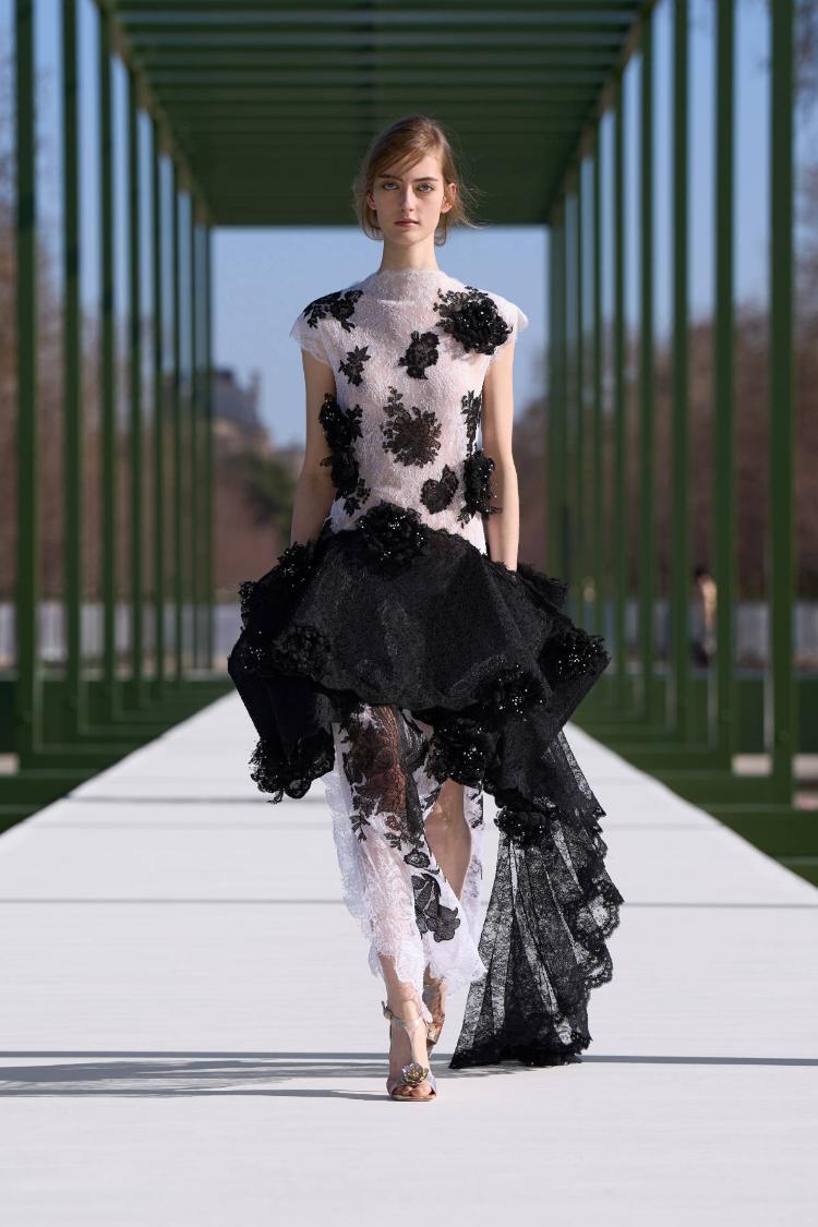 dior-fw-2026-2027-revija-jardin-des-tuileries-paris-fashion-week-avangardna-moda-dior-31