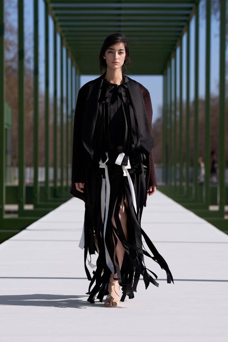 dior-fw-2026-2027-revija-jardin-des-tuileries-paris-fashion-week-avangardna-moda-dior-32