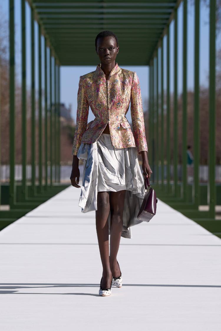 dior-fw-2026-2027-revija-jardin-des-tuileries-paris-fashion-week-avangardna-moda-dior-36