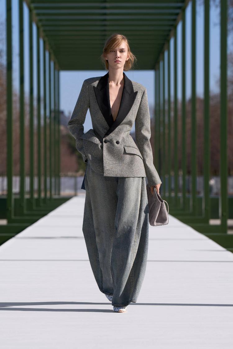 dior-fw-2026-2027-revija-jardin-des-tuileries-paris-fashion-week-avangardna-moda-dior-37
