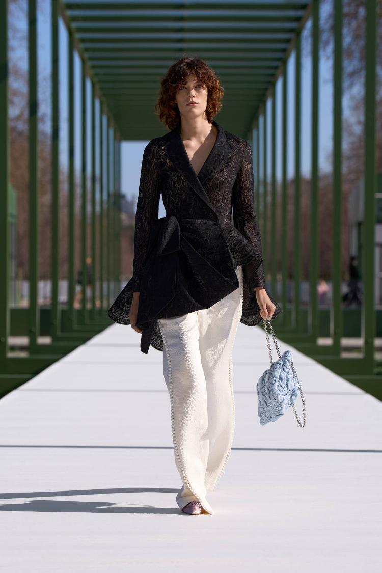 dior-fw-2026-2027-revija-jardin-des-tuileries-paris-fashion-week-avangardna-moda-dior-41