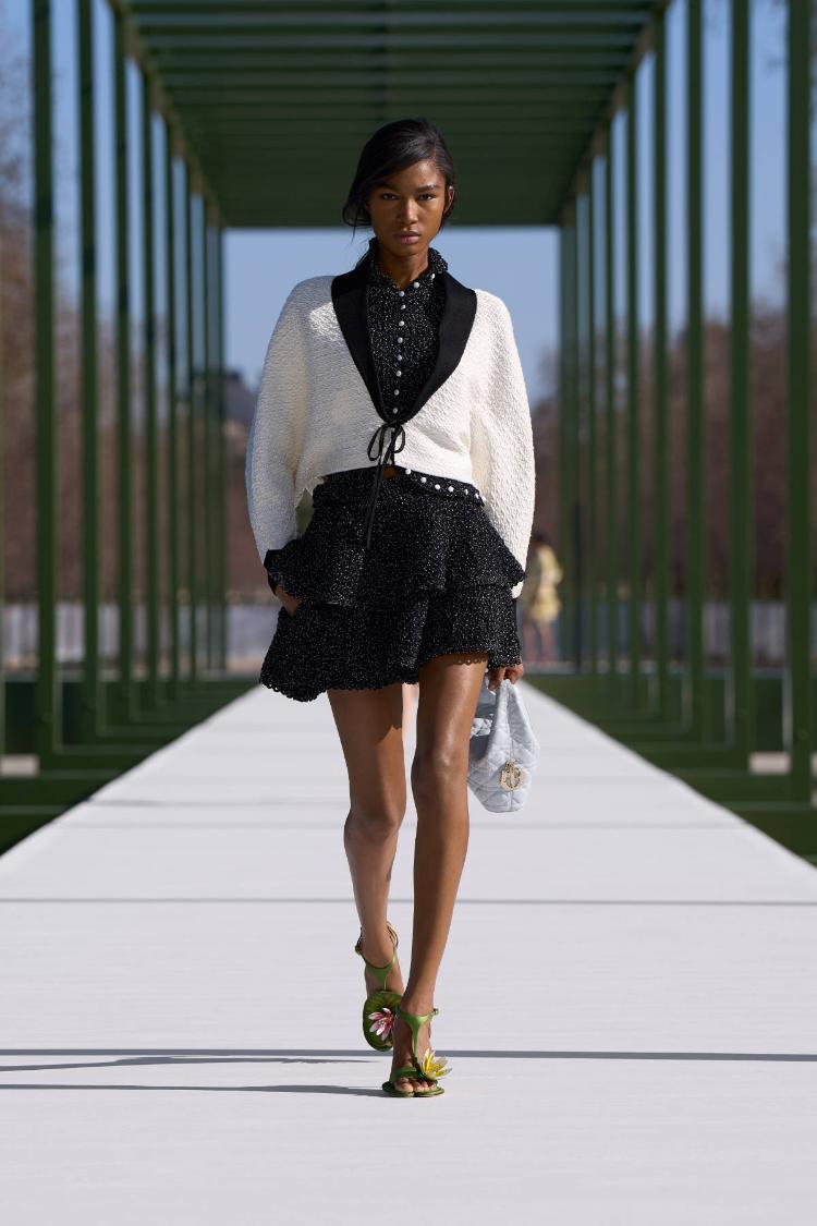 dior-fw-2026-2027-revija-jardin-des-tuileries-paris-fashion-week-avangardna-moda-dior-44