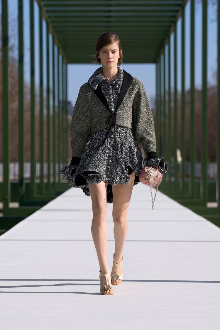 dior-fw-2026-2027-revija-jardin-des-tuileries-paris-fashion-week-avangardna-moda-dior-45