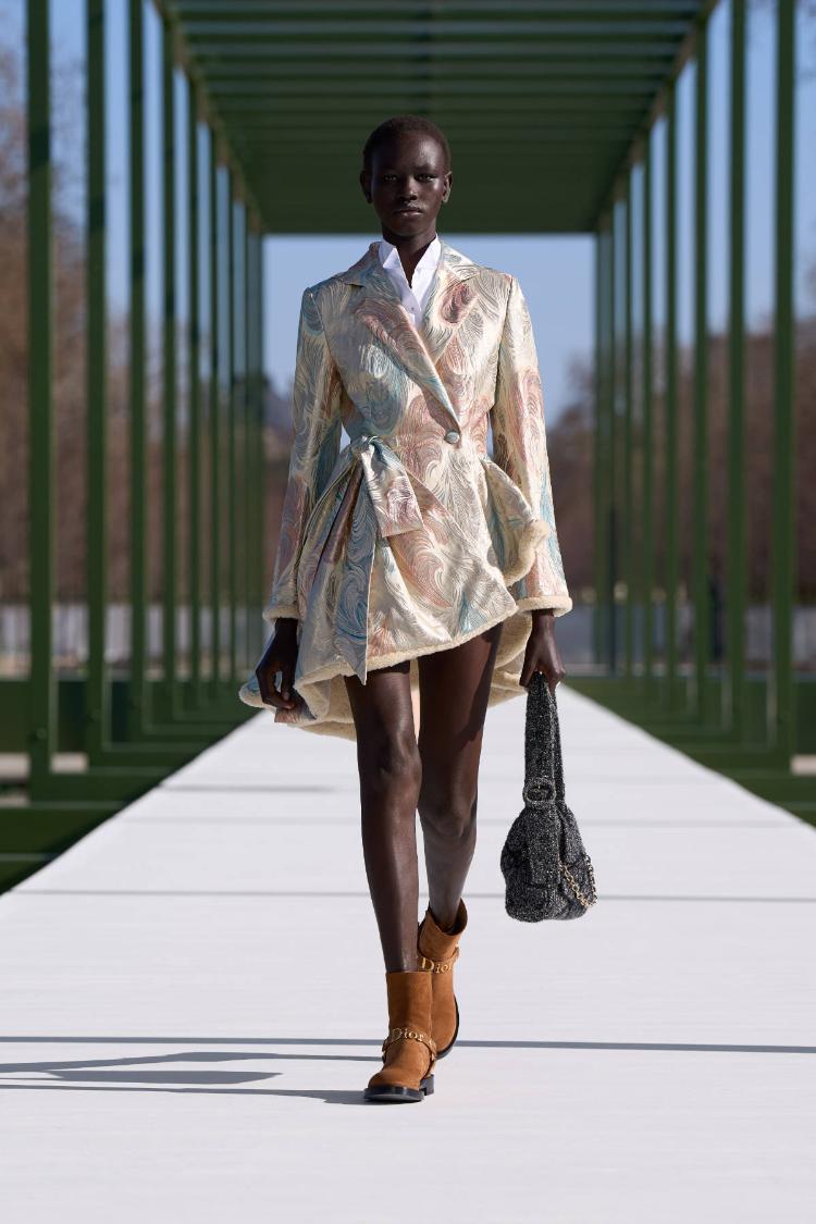 dior-fw-2026-2027-revija-jardin-des-tuileries-paris-fashion-week-avangardna-moda-dior-50
