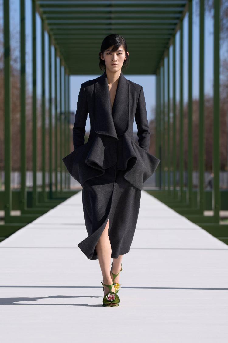dior-fw-2026-2027-revija-jardin-des-tuileries-paris-fashion-week-avangardna-moda-dior-55