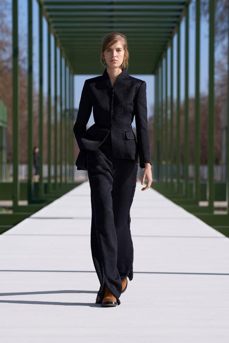 dior-fw-2026-2027-revija-jardin-des-tuileries-paris-fashion-week-avangardna-moda-dior-63
