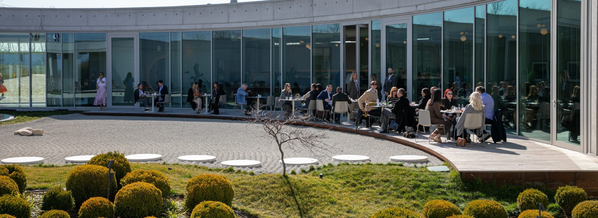 Range Rover u Ekata Estate: Moderni luksuz u srcu Šumadije