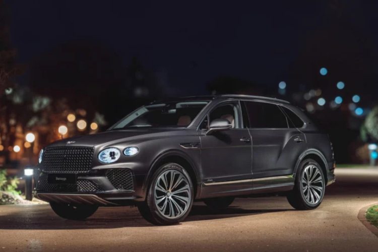 bentley-mulliner-boodles-luksuzni-enterijer-bentayga-ewb-azure-zlatni-detalji-couture-automobil-2026-1
