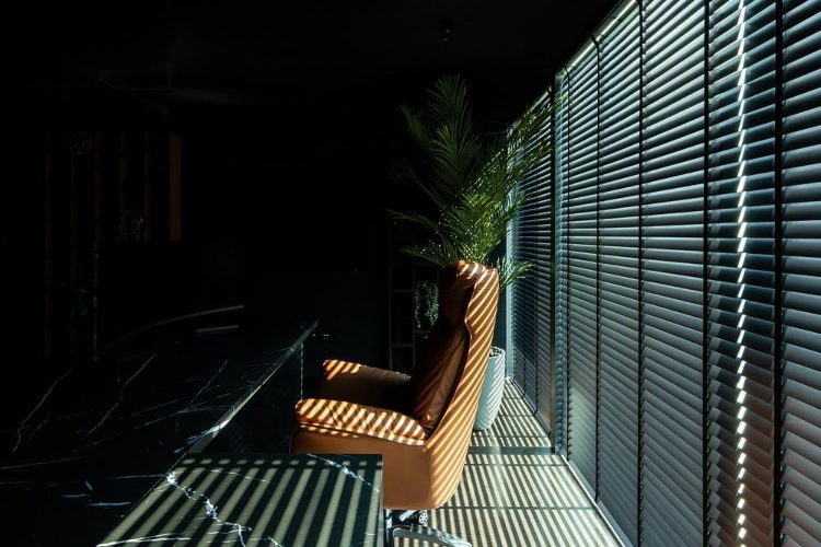 noir-matiere-boobrook-dubai-luksuzni-penthaus-brutalisticki-minimalizam-24