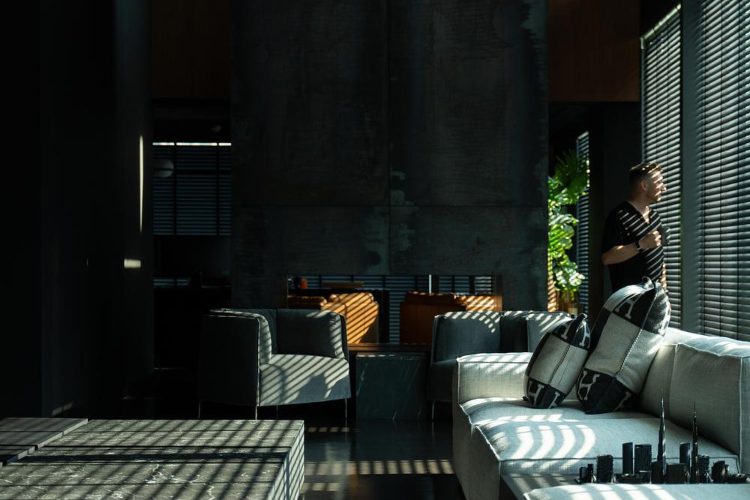 noir-matiere-boobrook-dubai-luksuzni-penthaus-brutalisticki-minimalizam