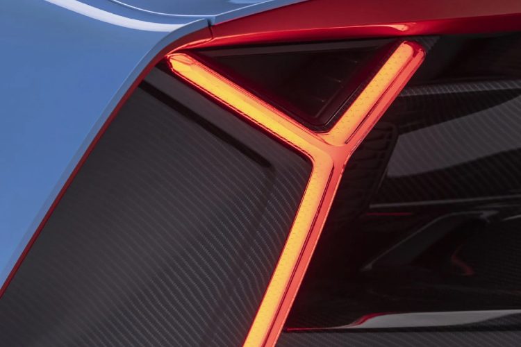 lamborghini-fenomeno-roadster-najmocniji-kabriolet-v12-hibrid-luksuzni-automobili