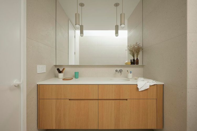 the-lilac-house-montreal-odrziva-renovacija-savremena-kuca-dizajn-enterijera-2