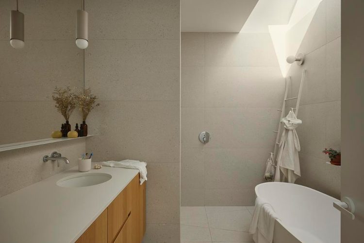 the-lilac-house-montreal-odrziva-renovacija-savremena-kuca-dizajn-enterijera-3