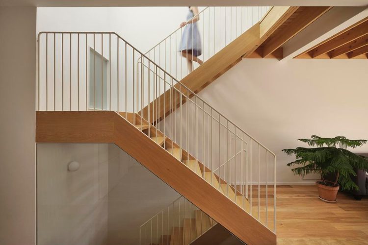the-lilac-house-montreal-odrziva-renovacija-savremena-kuca-dizajn-enterijera-7