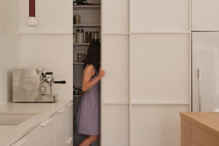 the-lilac-house-montreal-odrziva-renovacija-savremena-kuca-dizajn-enterijera-10