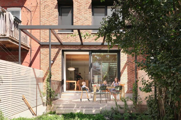 the-lilac-house-montreal-odrziva-renovacija-savremena-kuca-dizajn-enterijera-18