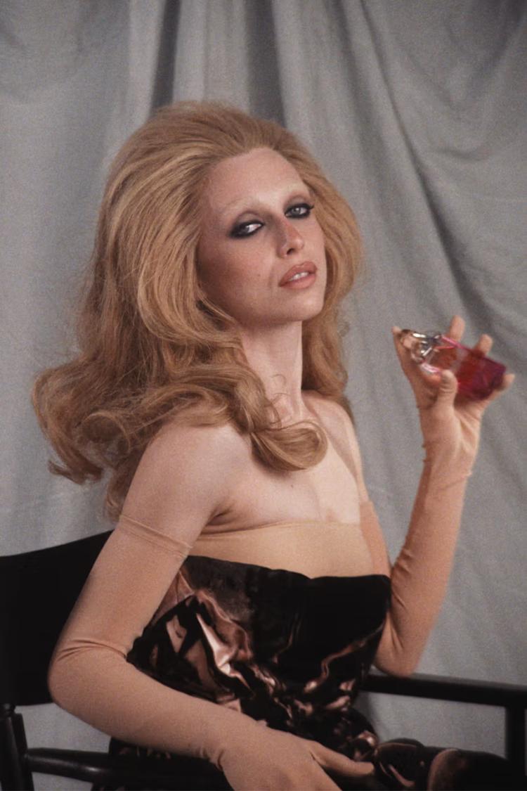 ema-cemberlen-mugler-the-womanities-luksuzni-parfemi-kampanja-2026-2