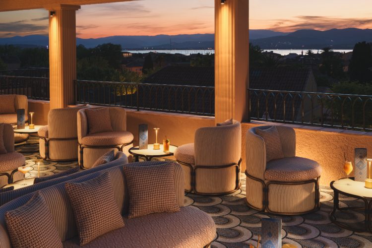 ethimo-hotel-byblos-sky-bar-sen-trope-luksuzni-outdoor-dizajn-4