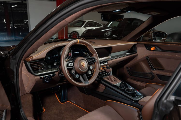 porsche-911-gt3-rs-sonderwunsch-macadamia-metallic-luksuzni-automobil-6