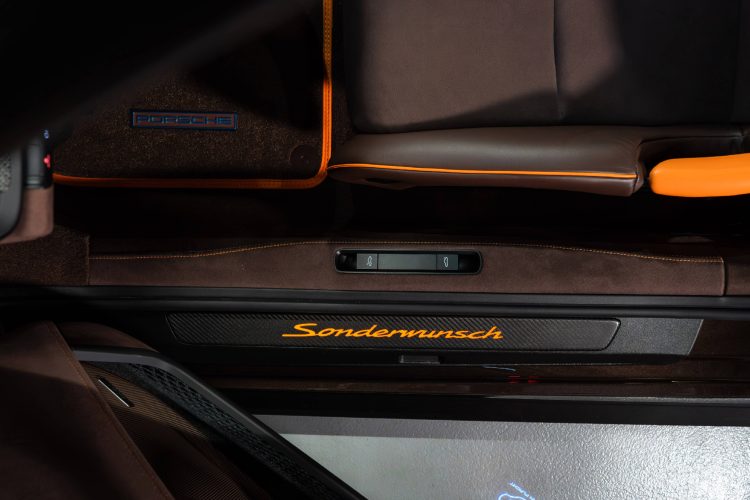 porsche-911-gt3-rs-sonderwunsch-macadamia-metallic-luksuzni-automobil-9