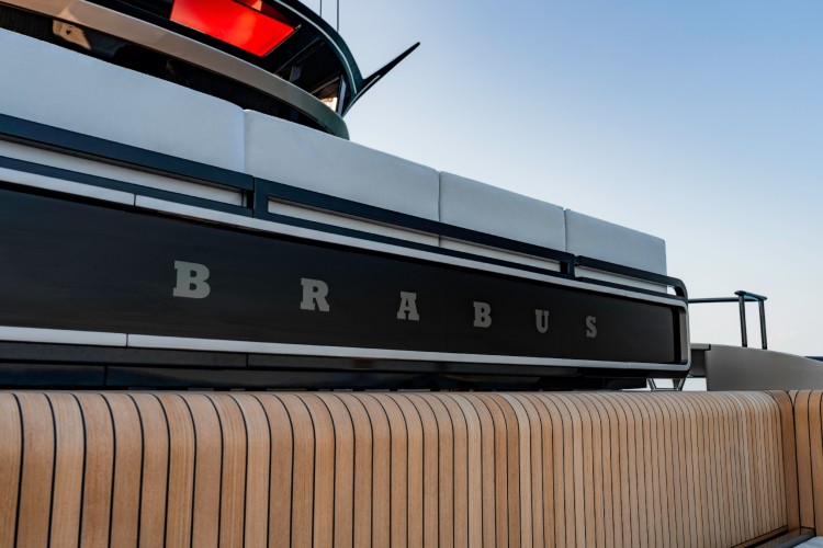 brabus-ab110-luksuzna-jahta-7800-ks-46