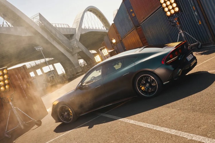 brad-pitt-mercedes-amg-gt-4-door-coupe-1169-ks-10