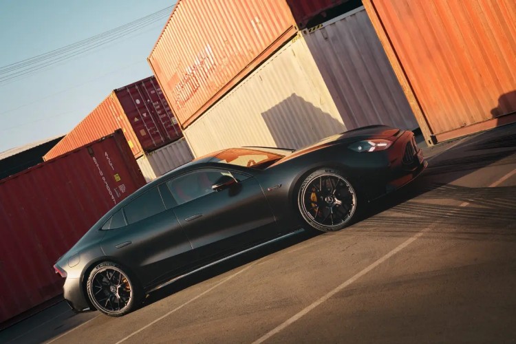 brad-pitt-mercedes-amg-gt-4-door-coupe-1169-ks-3