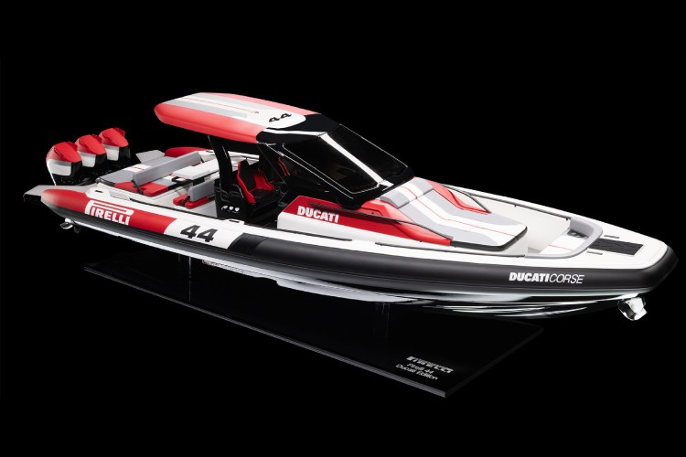 pirelli-44-ducati-edition-luksuzni-brod-ducati-2026-78