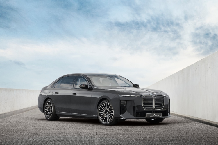 bmw-concept-7-protection-2026-blindirana-luksuzna-limuzina-serija-7-12