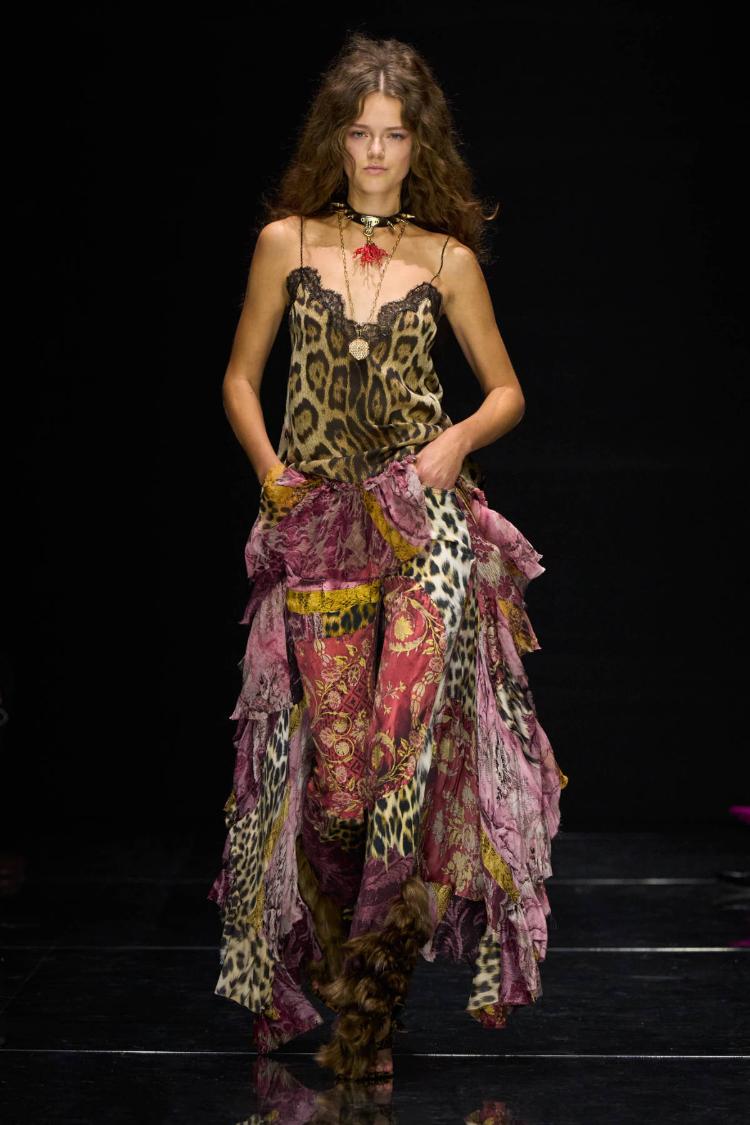 roberto-cavalli-prolece-leto-2027-house-of-prints-los-andjeles-modna-kolekcija-4