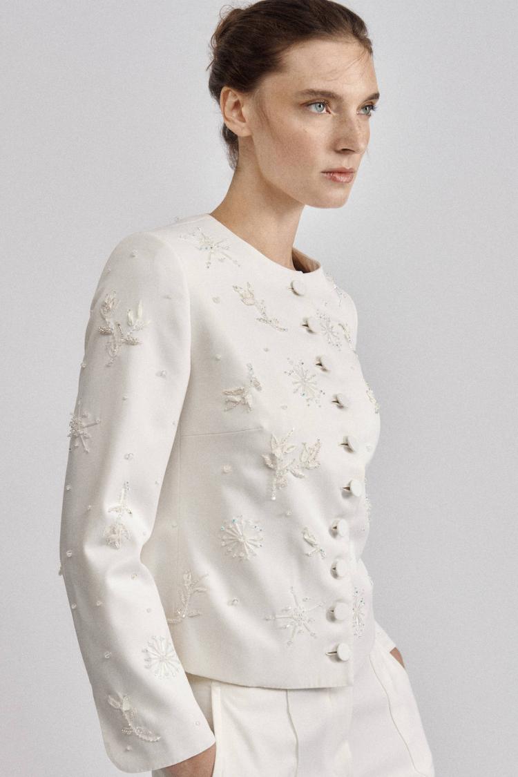 brioni-la-donna-atelier-prolece-leto-2027-rimska-elegancija-zenska-modna-kolekcija-1