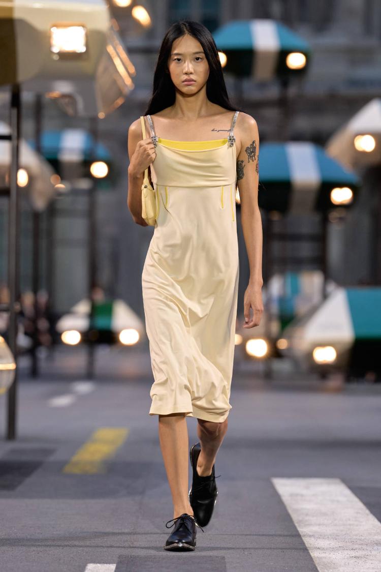 louis-vuitton-prolece-leto-2027-ergonomie-nikolas-geskijer-zenska-modna-kolekcija-5