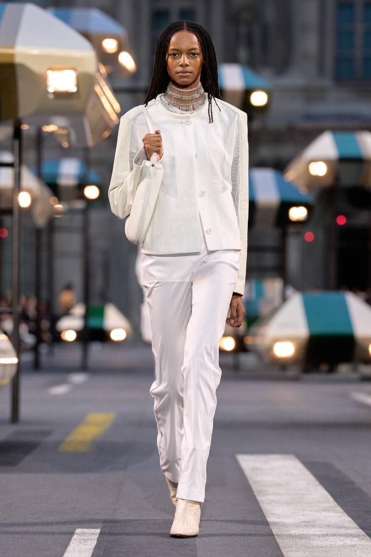 louis-vuitton-prolece-leto-2027-ergonomie-nikolas-geskijer-zenska-modna-kolekcija-9