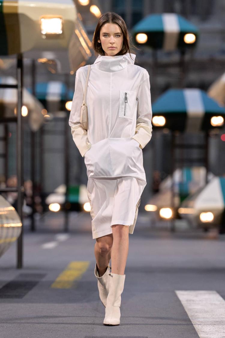 louis-vuitton-prolece-leto-2027-ergonomie-nikolas-geskijer-zenska-modna-kolekcija-10